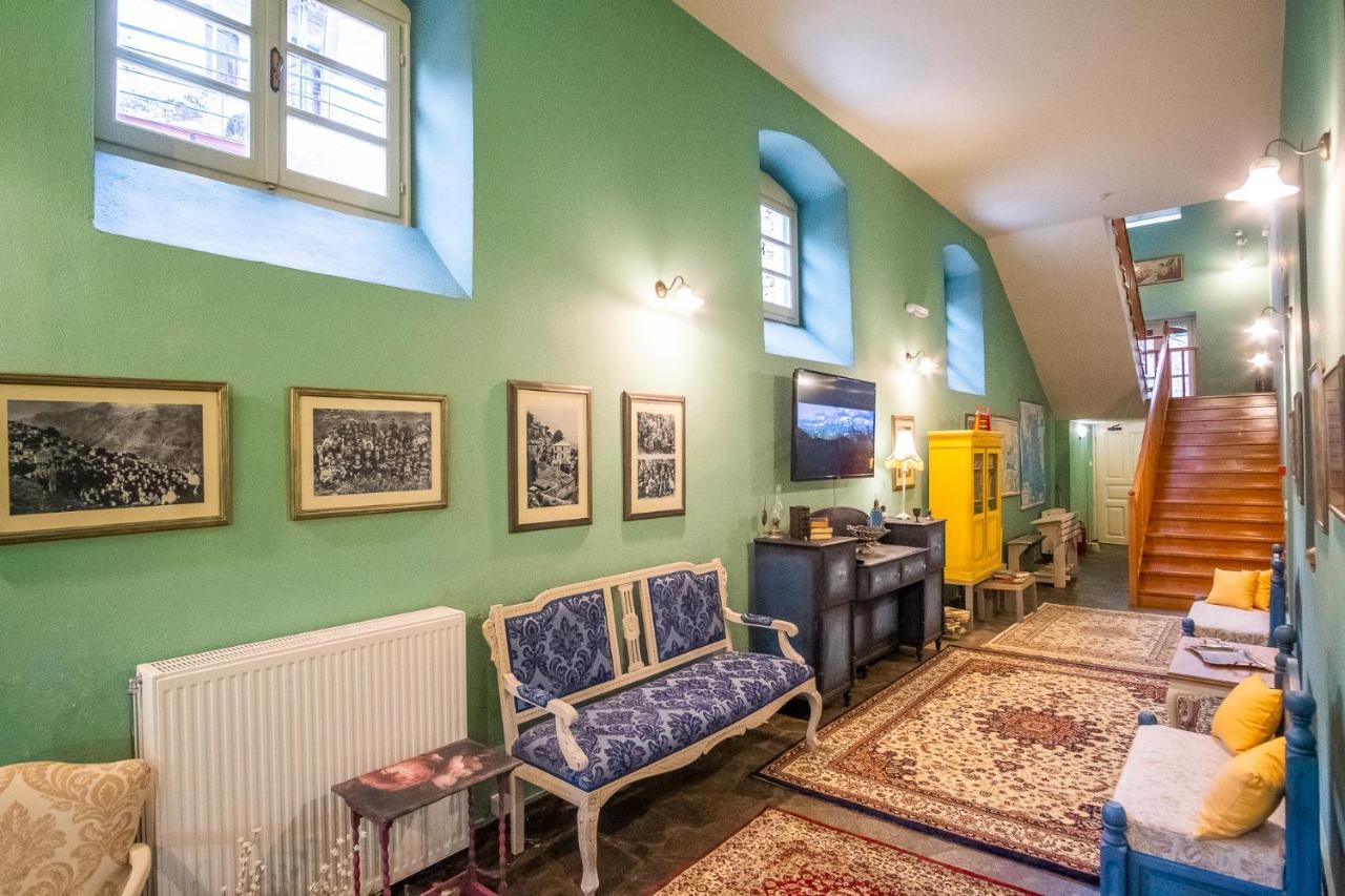 The Old School Boutique Hotel Сірако Екстер'єр фото
