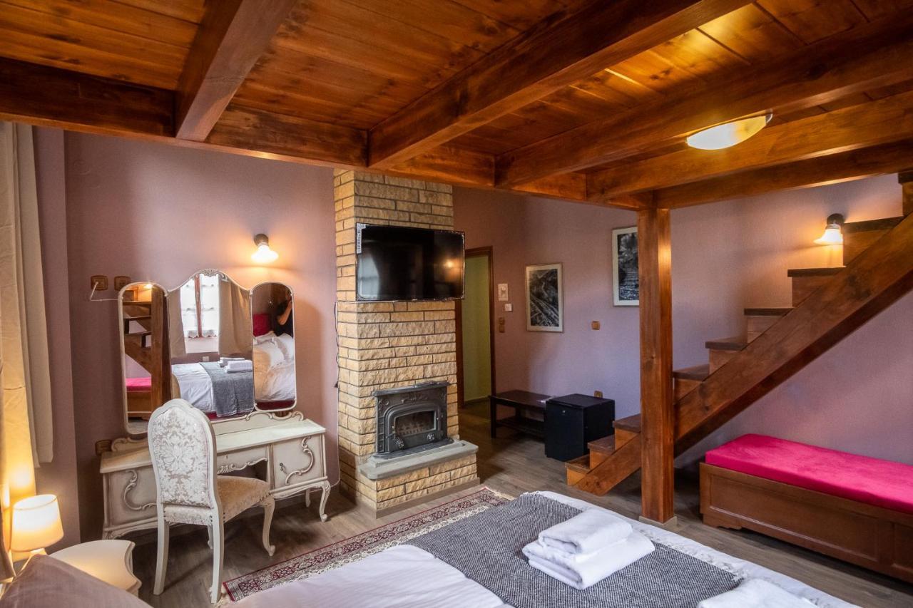 The Old School Boutique Hotel Сірако Екстер'єр фото